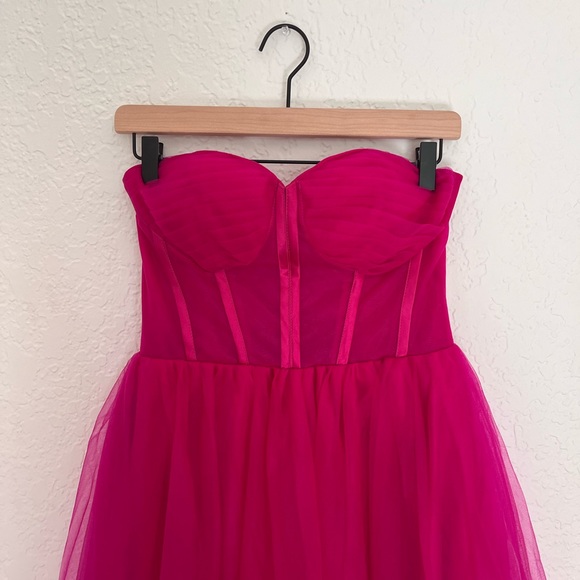 Beautiful prom dress! - Picture 2 of 9